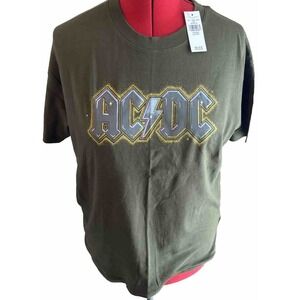 NWT AMERICAN‎ EAGLE JUNIOR WOMEN TSHIRT TOP AC/DC SHIRT SUPER CUTE